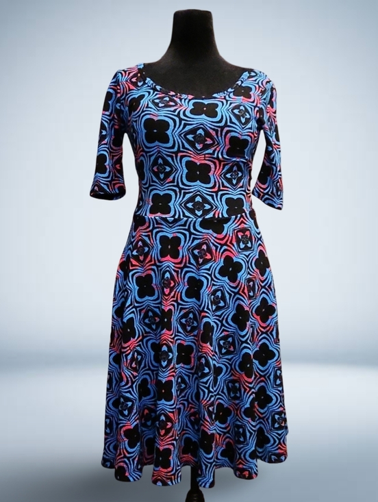 LuLaRoe Dresses & Skirts - LuLaRoe S Blue Black Red Geometric Knit Knee Length A-Line Dress Scoop Neck